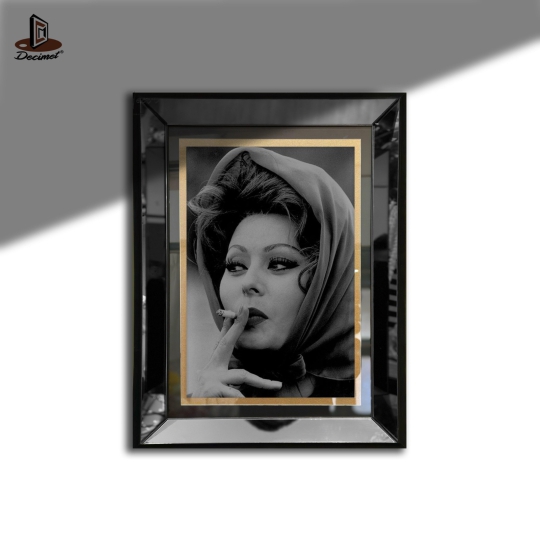 Tranh Khung Gương Đen Sophia Loren