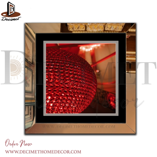 Tranh Khung Gương Trà Sparkling Red Bauble