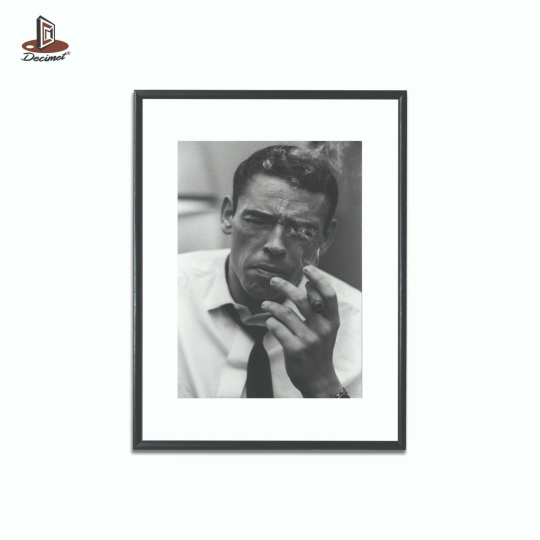 Tranh Khung Composite Đen Mỏng Jacques Brel Smoking BW