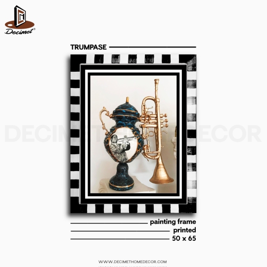 Tranh Khung Composite Vẽ Tay Stunting. Trumpet Urn