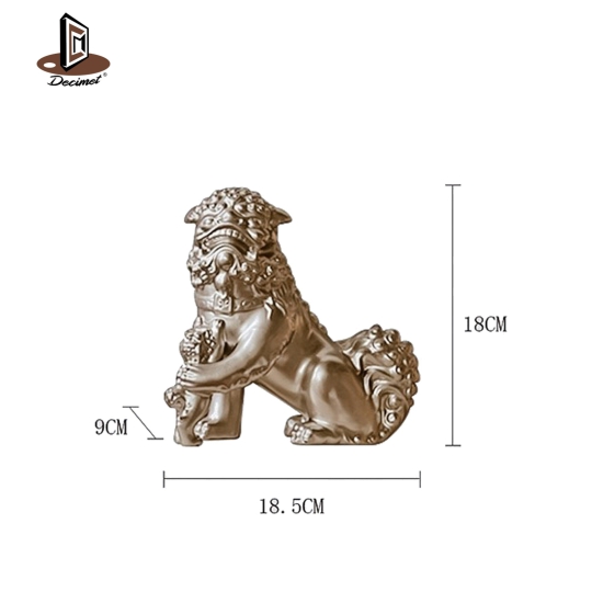 Silver Aisia Statue