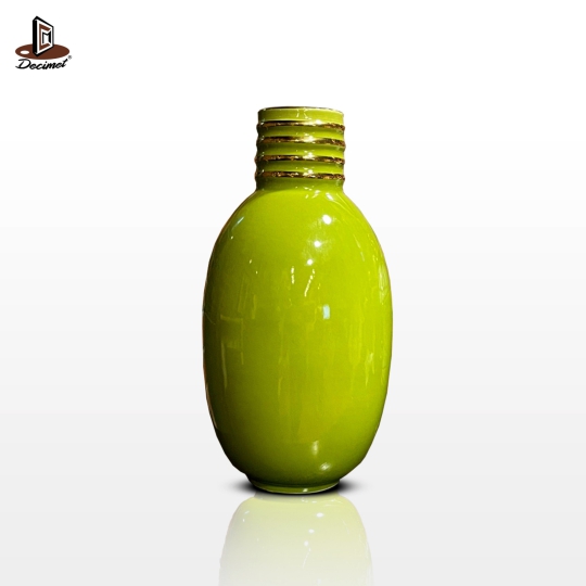 Banana Green Vase Size M