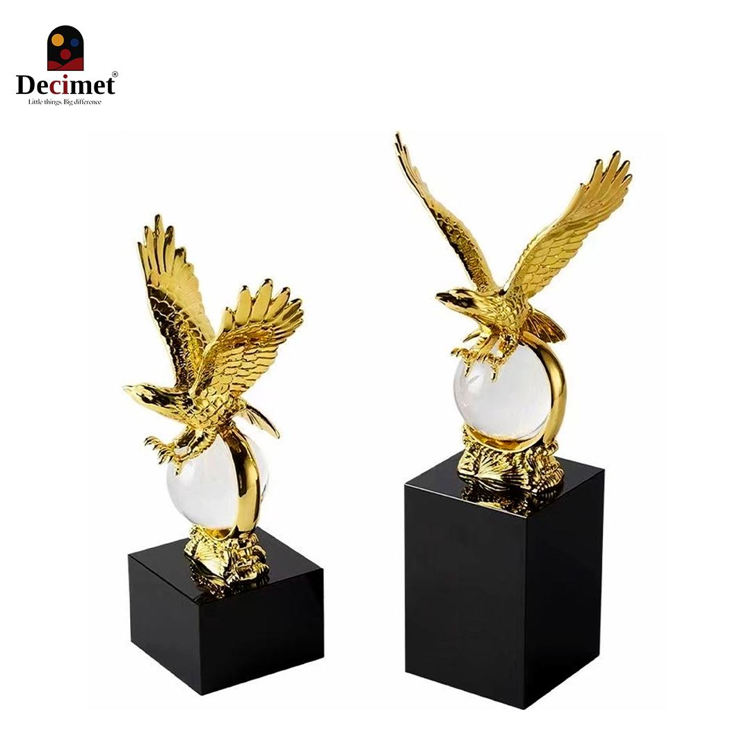Gold Glass Eagle Paperweight Statue 